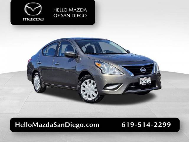 2015 Nissan Versa SV FWD photo