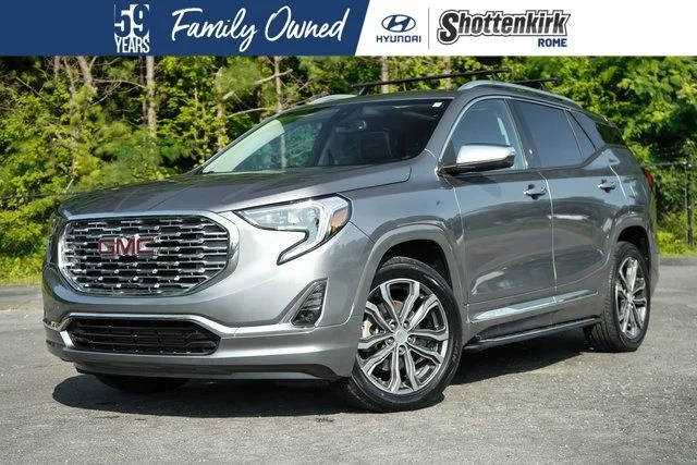 2019 GMC Terrain Denali FWD photo