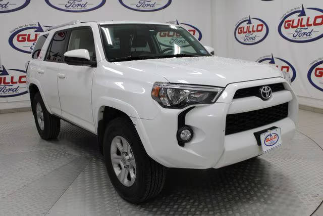 2018 Toyota 4Runner SR5 4WD photo