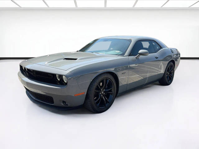 2018 Dodge Challenger R/T RWD photo