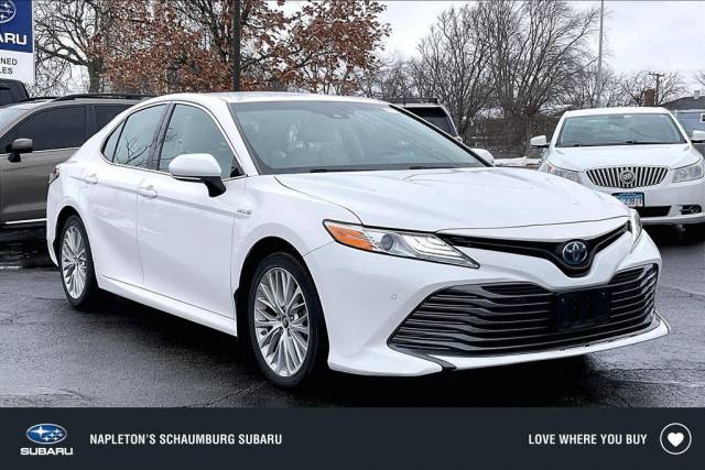 2018 Toyota Camry Hybrid XLE FWD photo