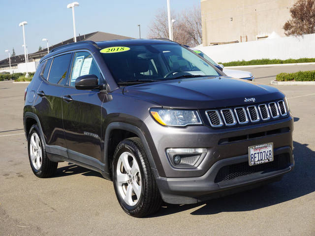 2018 Jeep Compass Latitude FWD photo