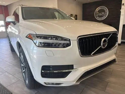 2019 Volvo XC90 Momentum AWD photo