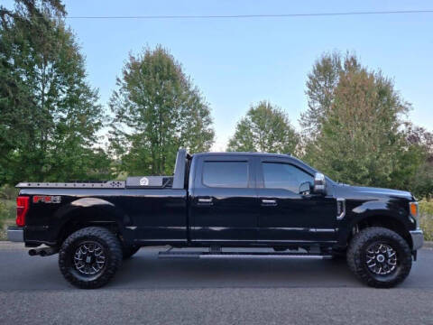 2019 Ford F-350 Super Duty LARIAT 4WD photo