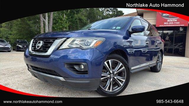 2017 Nissan Pathfinder Platinum FWD photo
