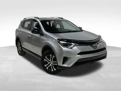 2016 Toyota RAV4 LE FWD photo