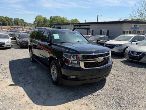 2018 Chevrolet Suburban LT 4WD photo