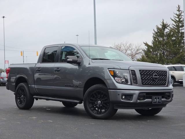 2018 Nissan Titan SL 4WD photo
