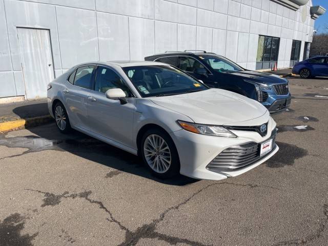 2018 Toyota Camry Hybrid XLE FWD photo
