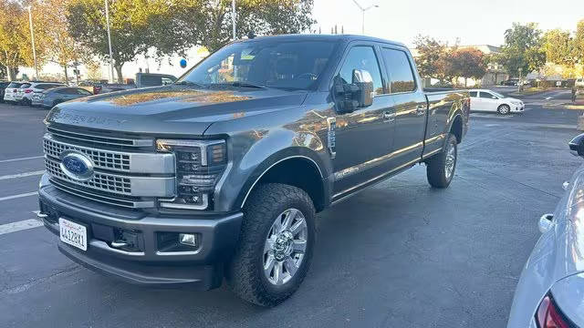 2019 Ford F-350 Super Duty Platinum 4WD photo