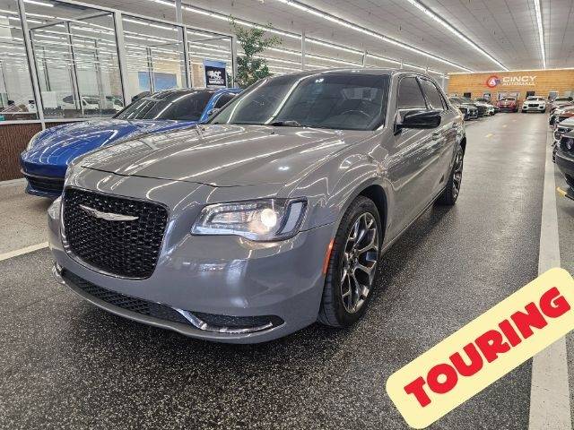 2018 Chrysler 300 Touring RWD photo