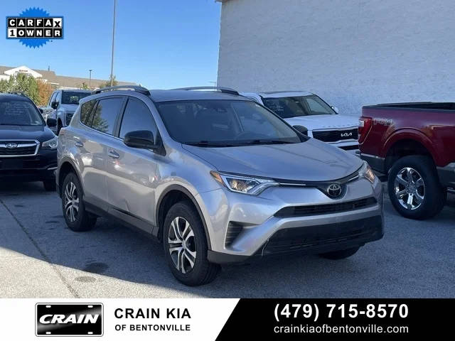 2018 Toyota RAV4 LE FWD photo