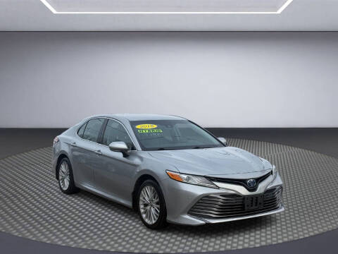 2018 Toyota Camry Hybrid XLE FWD photo