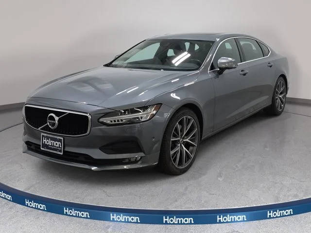 2018 Volvo S90 Momentum AWD photo
