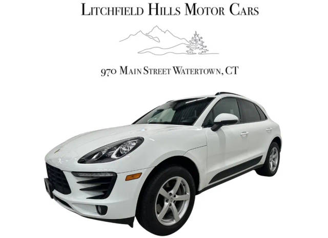 2018 Porsche Macan  AWD photo