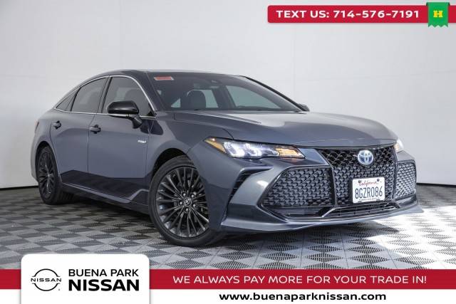 2019 Toyota Avalon Hybrid XSE FWD photo