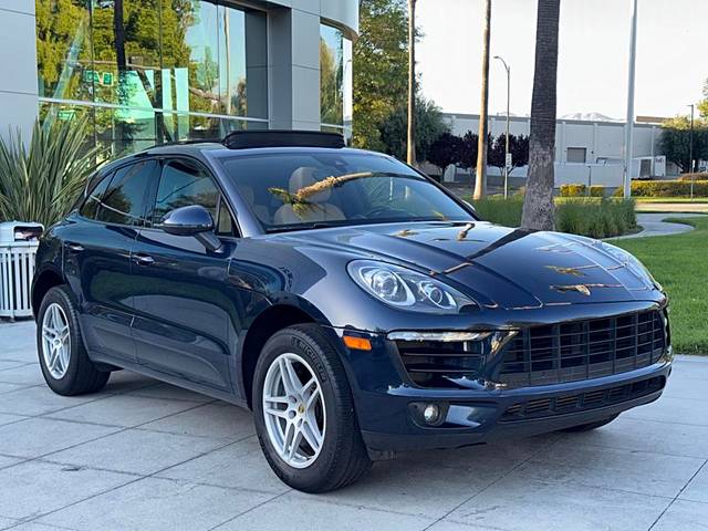 2018 Porsche Macan AWD photo