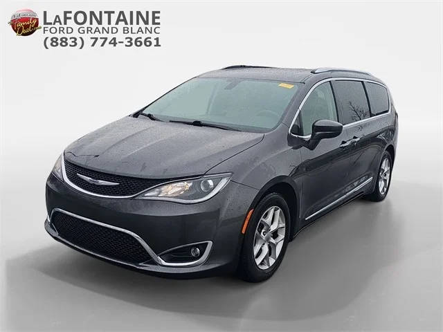 2018 Chrysler Pacifica Minivan Touring L Plus FWD photo