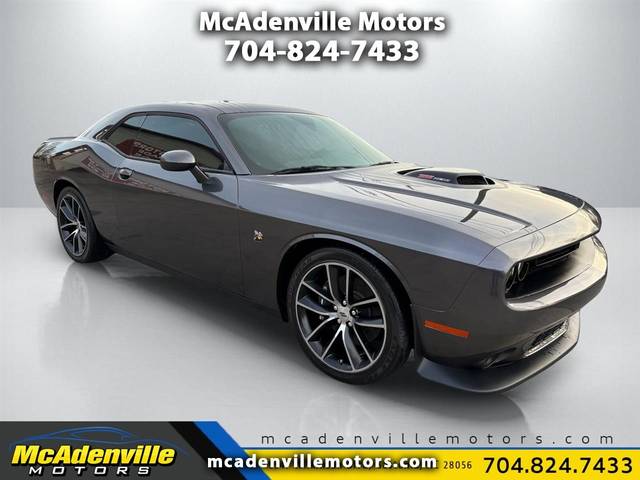 2018 Dodge Challenger 392 Hemi Scat Pack Shaker RWD photo