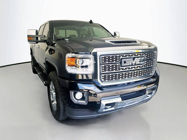 2019 GMC Sierra 2500HD Denali 4WD photo
