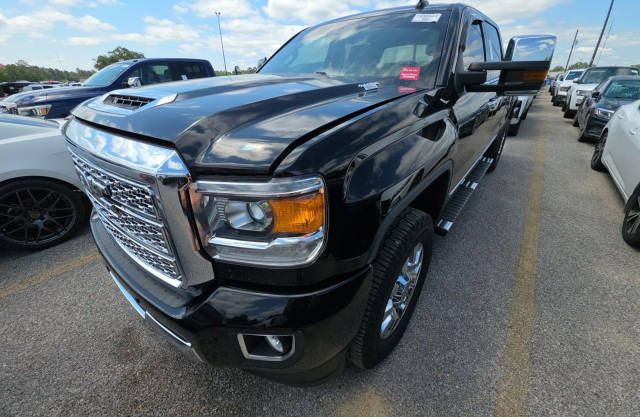 2019 GMC Sierra 2500HD Denali 4WD photo