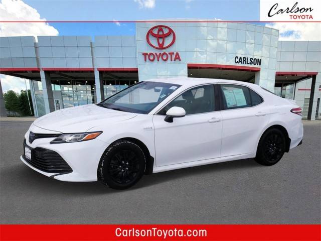 2018 Toyota Camry Hybrid LE FWD photo