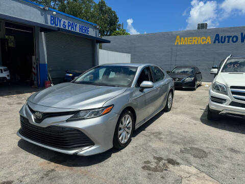 2018 Toyota Camry LE FWD photo