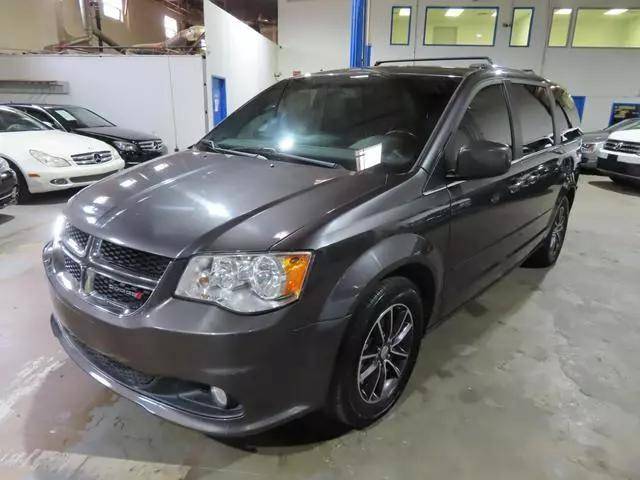 2017 Dodge Grand Caravan SXT FWD photo