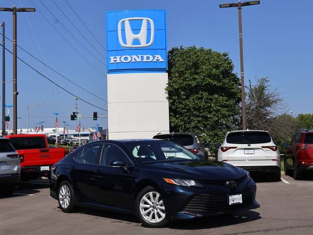 2018 Toyota Camry LE FWD photo