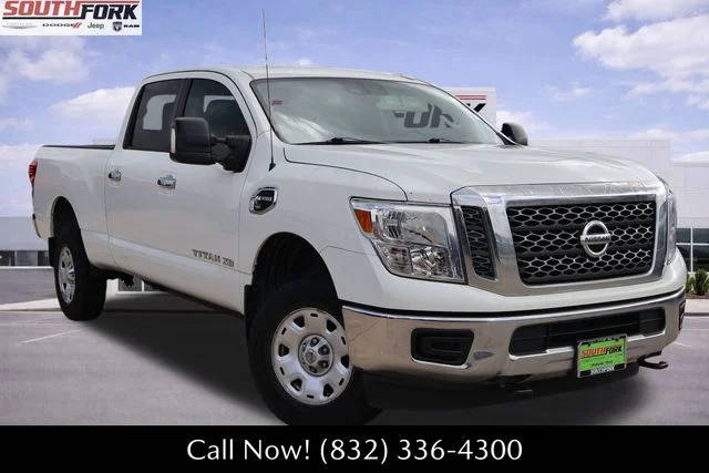 2018 Nissan Titan XD SV 4WD photo