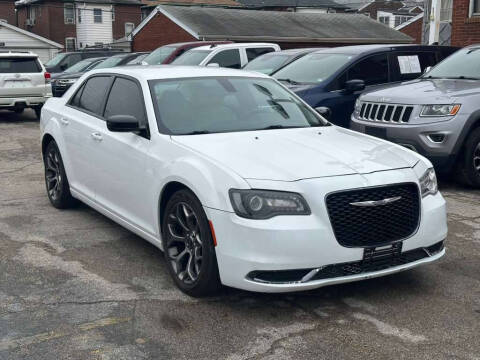 2018 Chrysler 300 Touring RWD photo