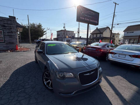 2018 Chrysler 300 Touring RWD photo