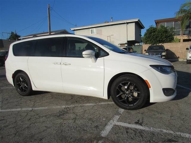 2018 Chrysler Pacifica Minivan Limited FWD photo