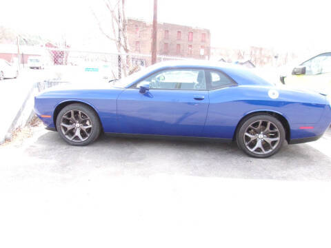 2018 Dodge Challenger SXT Plus RWD photo