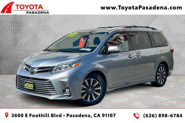2018 Toyota Sienna Limited FWD photo