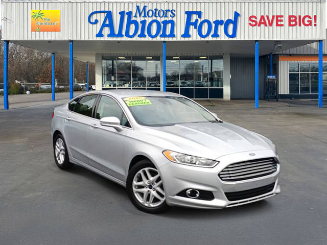 2016 Ford Fusion SE FWD photo