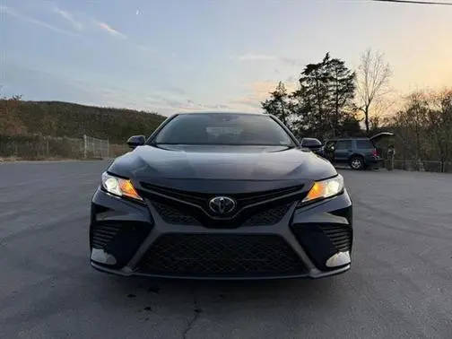 2018 Toyota Camry SE FWD photo