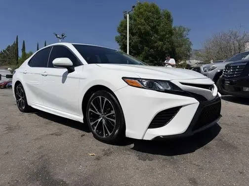 2018 Toyota Camry SE FWD photo