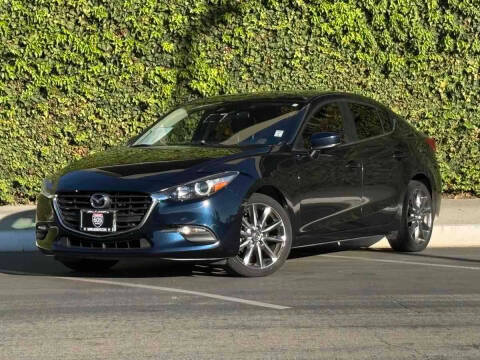 2018 Mazda 3 Touring FWD photo