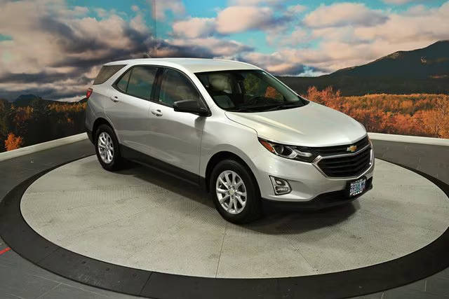 2019 Chevrolet Equinox LS FWD photo