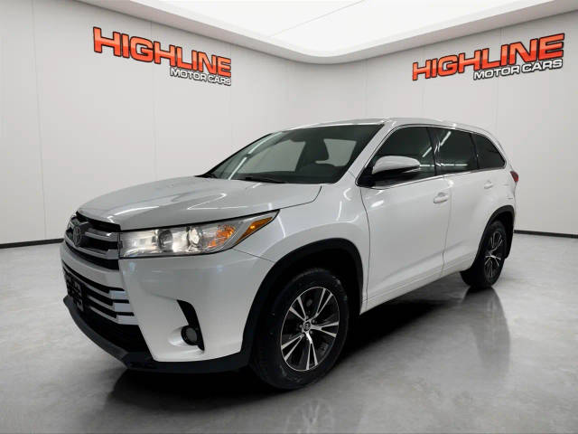 2018 Toyota Highlander LE Plus AWD photo