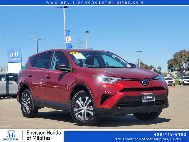 2018 Toyota RAV4 LE AWD photo