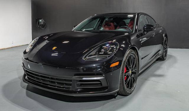 2018 Porsche Panamera 4 AWD photo