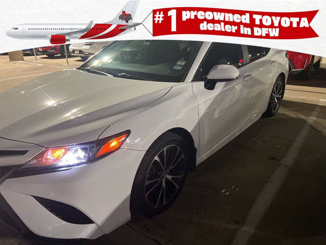 2018 Toyota Camry SE FWD photo