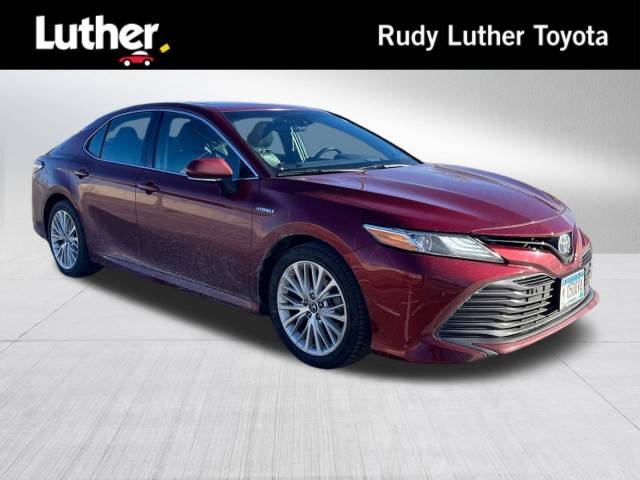 2018 Toyota Camry Hybrid XLE FWD photo