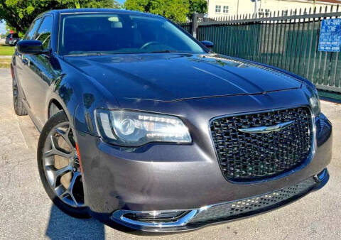 2018 Chrysler 300 Touring RWD photo
