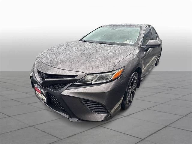 2018 Toyota Camry SE FWD photo