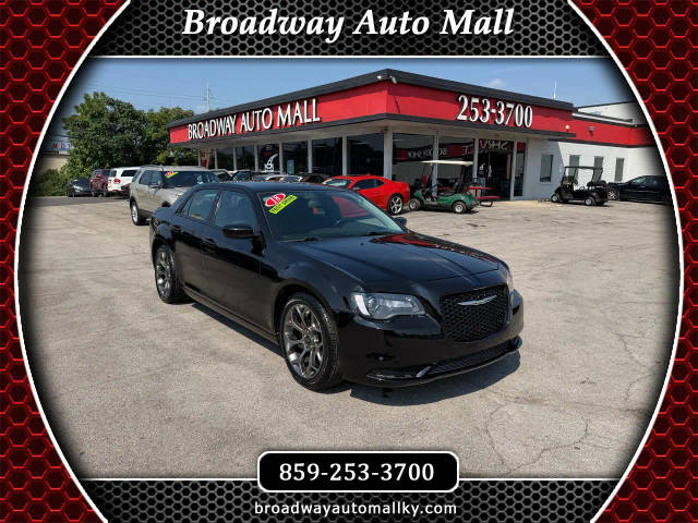 2018 Chrysler 300 Touring RWD photo