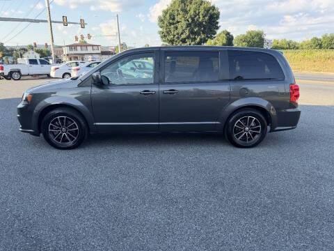 2018 Dodge Grand Caravan SXT FWD photo