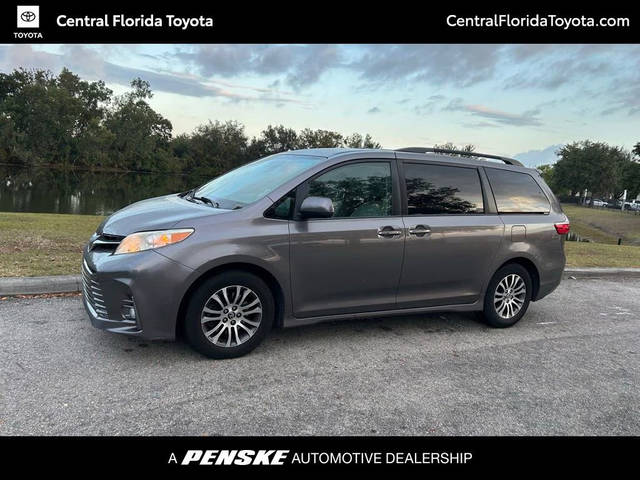 2018 Toyota Sienna XLE FWD photo